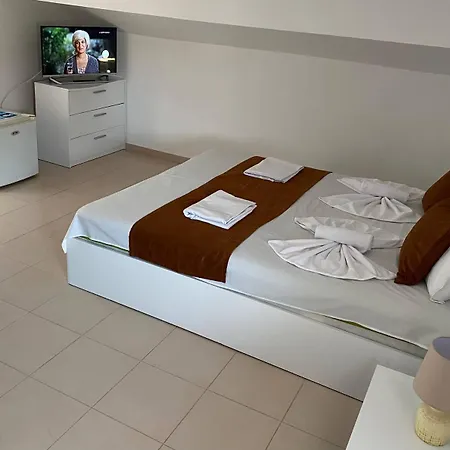 Guest house Canavan's *